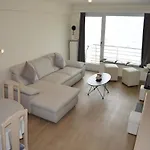 شقة In With Sea View